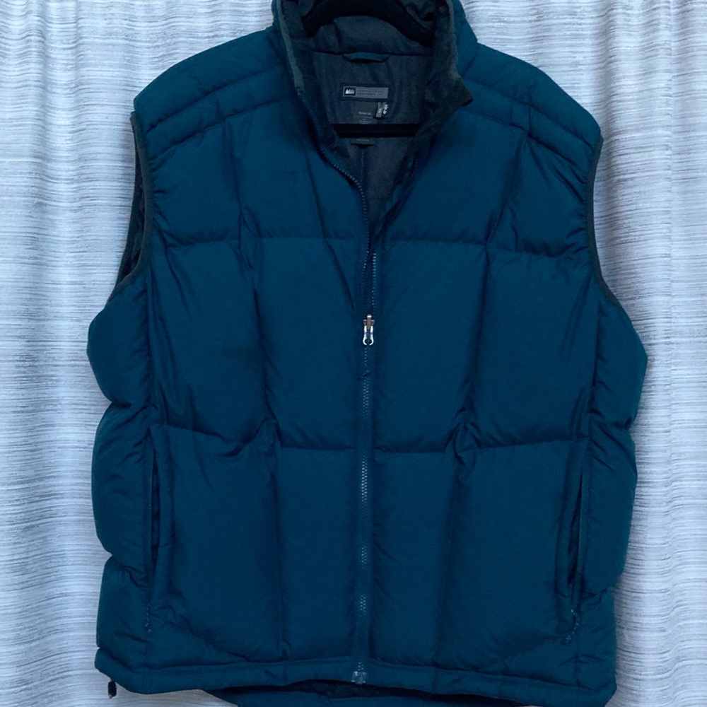 Men’s XL REI dark teal puffy vest